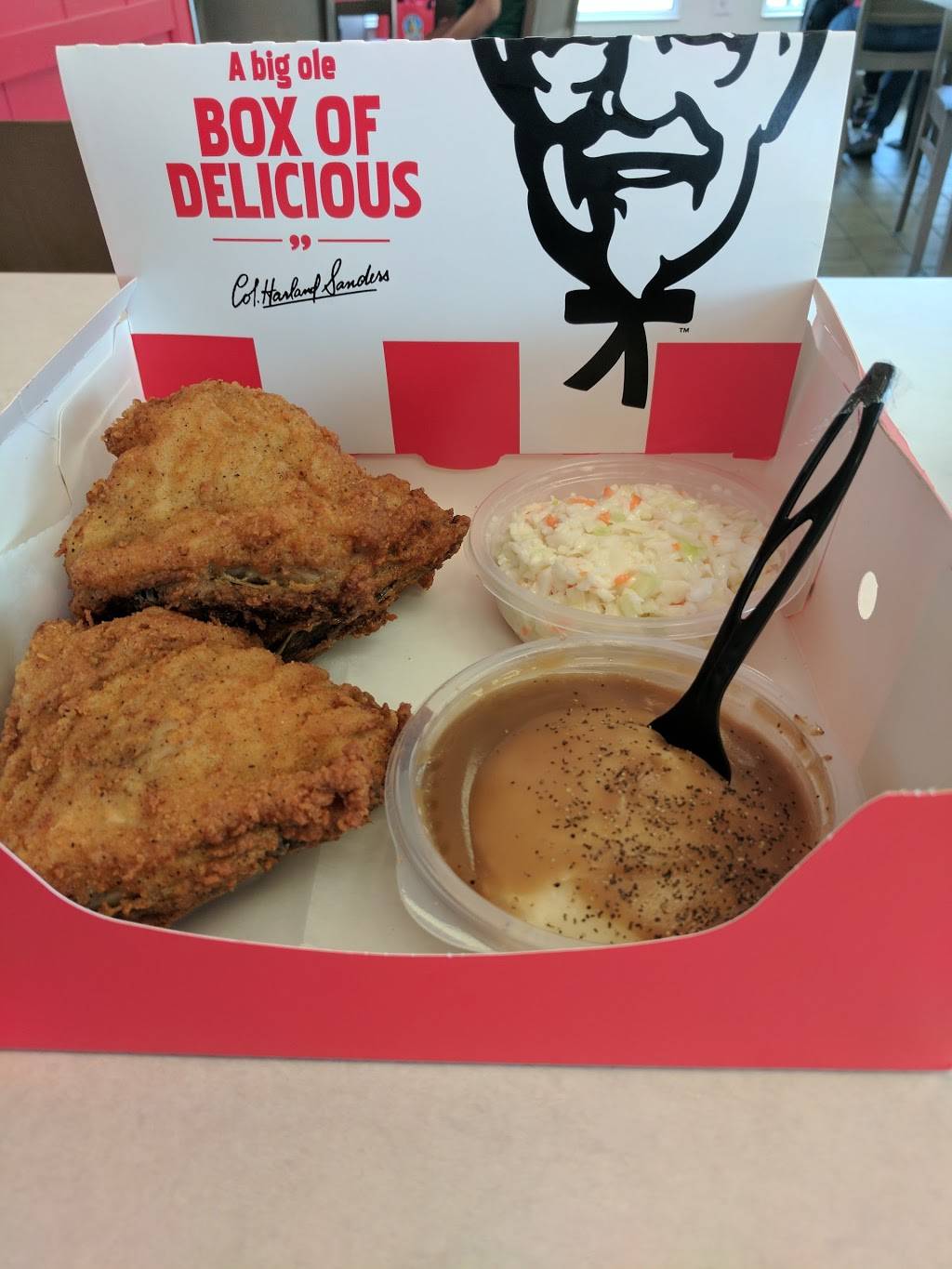 KFC | restaurant | 9690 Perkins Rd, Baton Rouge, LA 70810, USA | 2257660807 OR +1 225-766-0807
