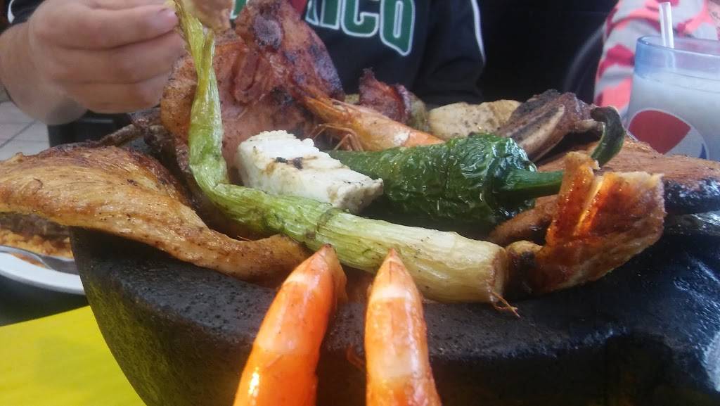 Mi Familia Mexican Cuisine | restaurant | 318 Northland Blvd, Cincinnati, OH 45246, USA | 5137721200 OR +1 513-772-1200