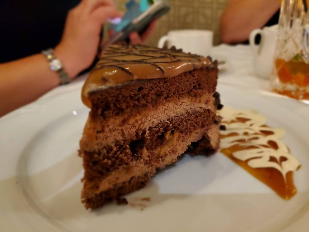 Lord Nelson Steak House | restaurant | 650 Plains Rd E, Burlington, ON L7T 2E9, Canada | 9056397950 OR +1 905-639-7950