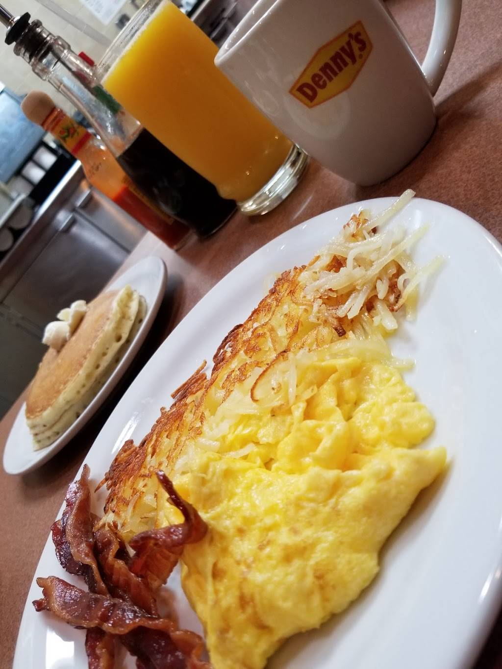 Dennys | restaurant | 820 S Indian Hill Blvd, Claremont, CA 91711, USA | 9096256666 OR +1 909-625-6666