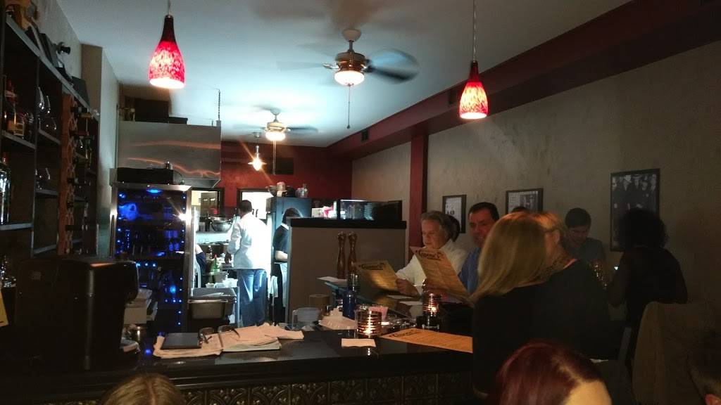 Capones Grill & Pasta Shop | restaurant | 5880 Wyandotte St E, Windsor, ON N8S 1M8, Canada | 5199440128 OR +1 519-944-0128