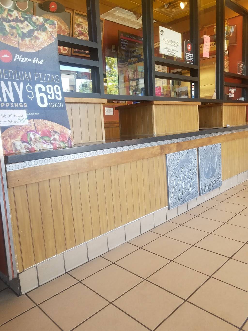 Pizza Hut | restaurant | 6700 S Stony Island Ave, Chicago, IL 60649, USA | 7739476770 OR +1 773-947-6770