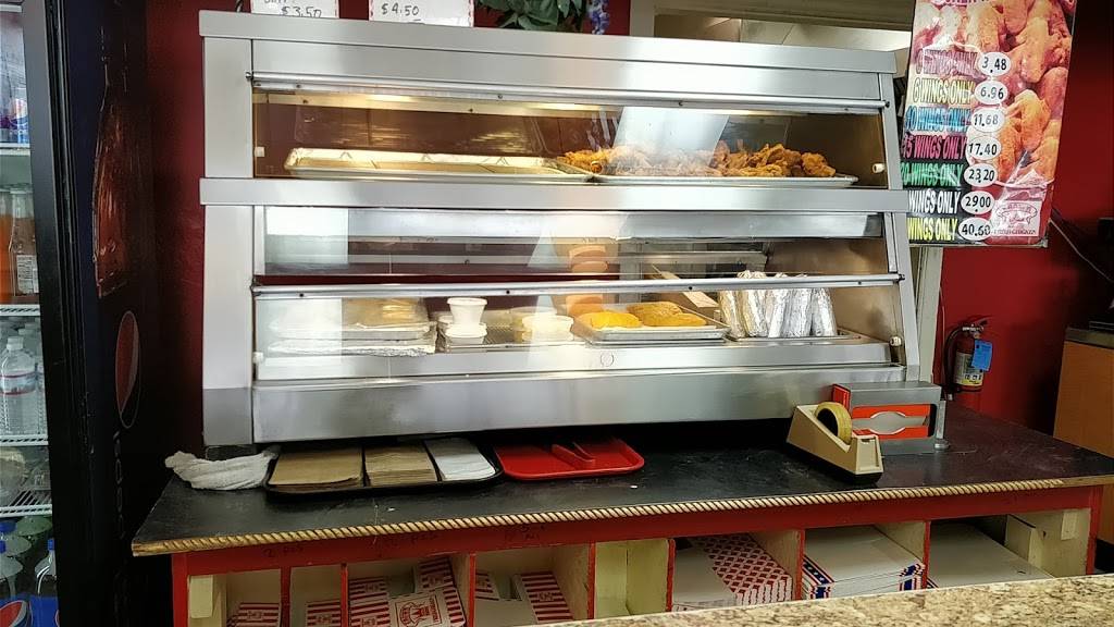 Crown Fried Chicken | meal takeaway | 404 N Main St, Brockton, MA 02301, USA | 5085871011 OR +1 508-587-1011