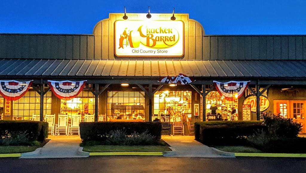 Cracker Barrel Old Country Store | restaurant | 1050 S Hwy Dr, Fenton, MO 63026, USA | 6363493335 OR +1 636-349-3335
