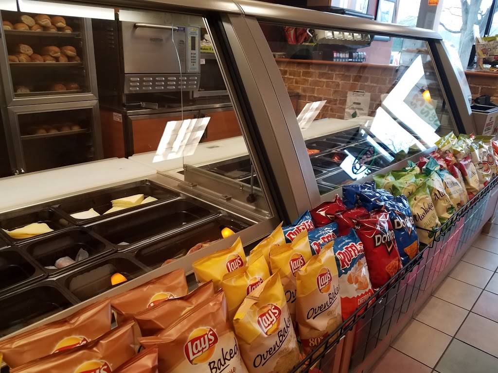 Subway Restaurants | restaurant | 1026 W Rand Rd, Arlington Heights, IL 60004, USA | 8472596282 OR +1 847-259-6282