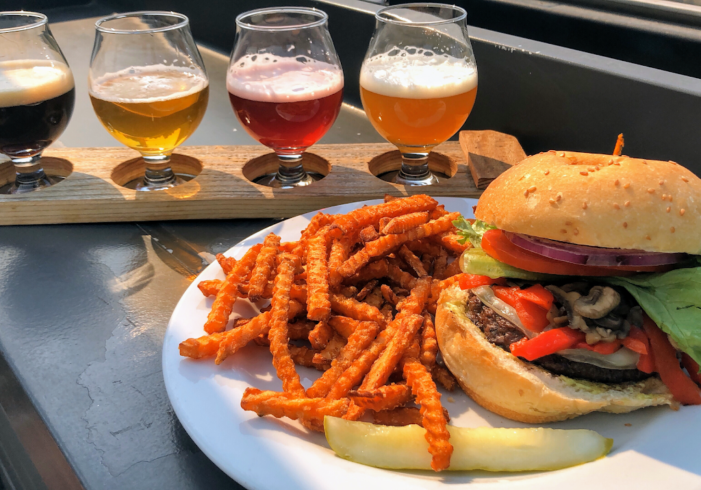 Burgers and Brew | restaurant | 1616 J St, Sacramento, CA 95814, USA | 9164922850 OR +1 916-492-2850