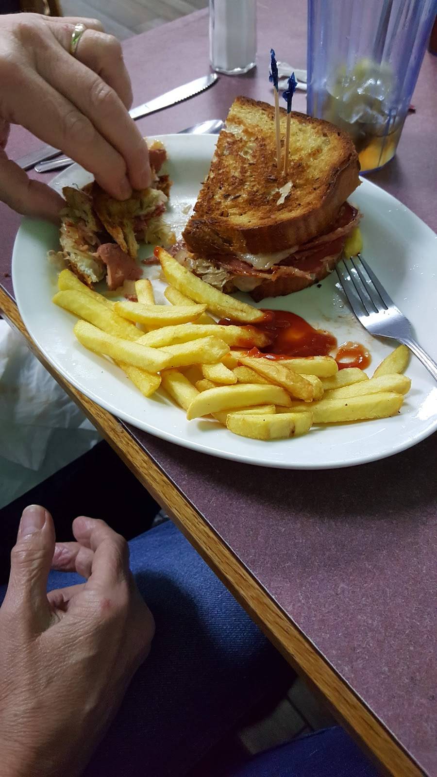 Petes Place | restaurant | 6774 Forest Hill Blvd, Greenacres, FL 33413, USA | 5616416543 OR +1 561-641-6543