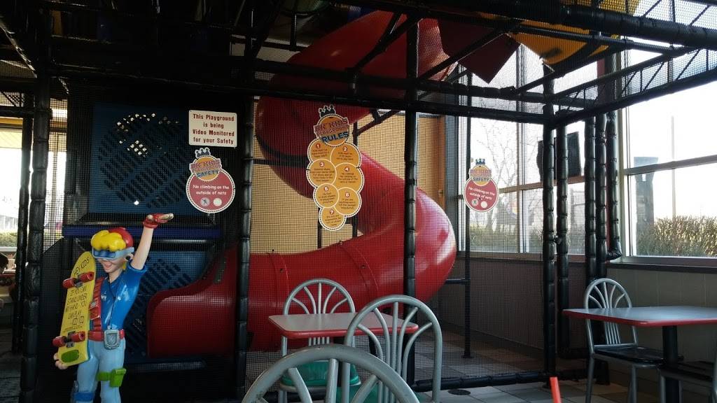 Burger King | restaurant | 111 East Irving Park Rd, Streamwood, IL 60107, USA | 6305402470 OR +1 630-540-2470