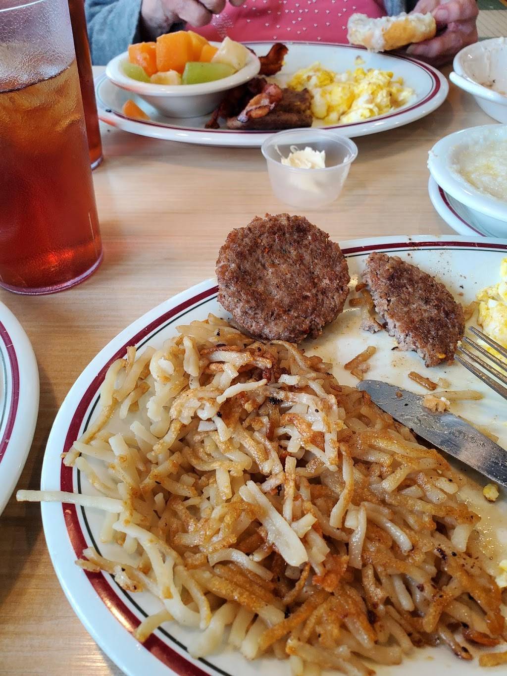 Huddle House | meal takeaway | 147 Lakewood Dr, Batesville, MS 38606, USA | 6625787779 OR +1 662-578-7779