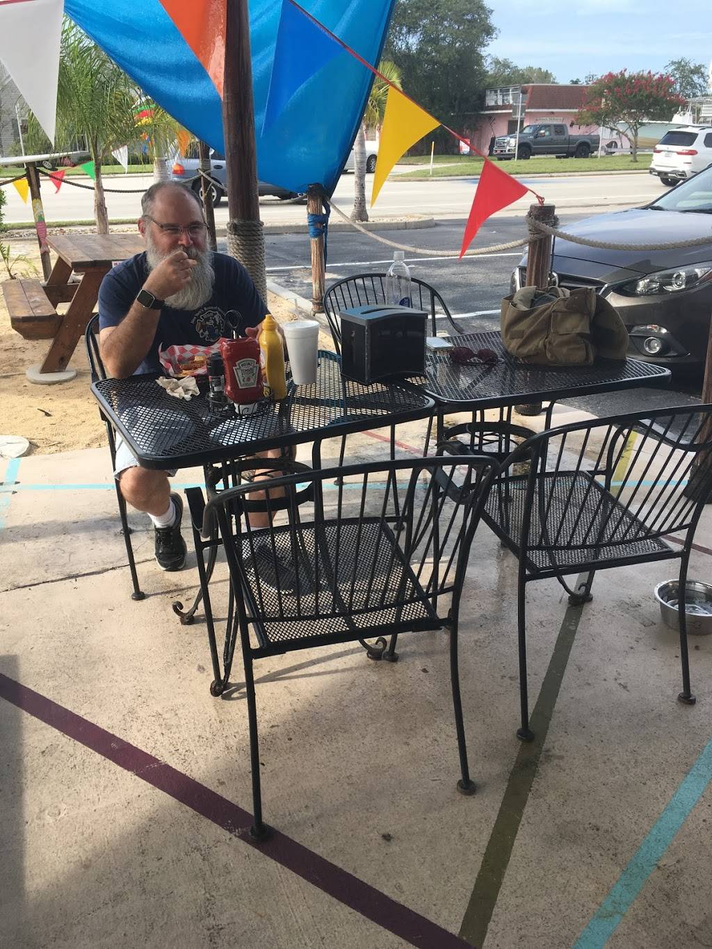 Hamburger Mikes | restaurant | 31 E New Haven Ave, Melbourne, FL 32901, USA | 3213274246 OR +1 321-327-4246