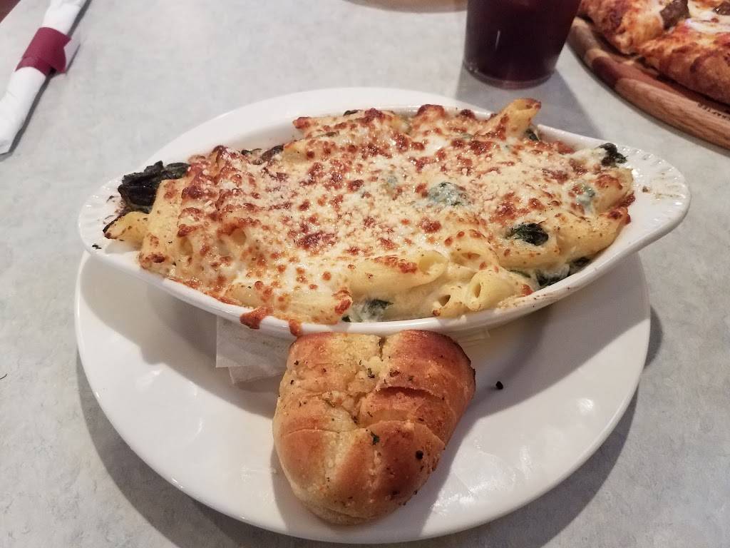 Gustos Family Pizzaria | restaurant | 10230 Old Rte 36, Dawson, IL 62520, USA | 2173644546 OR +1 217-364-4546