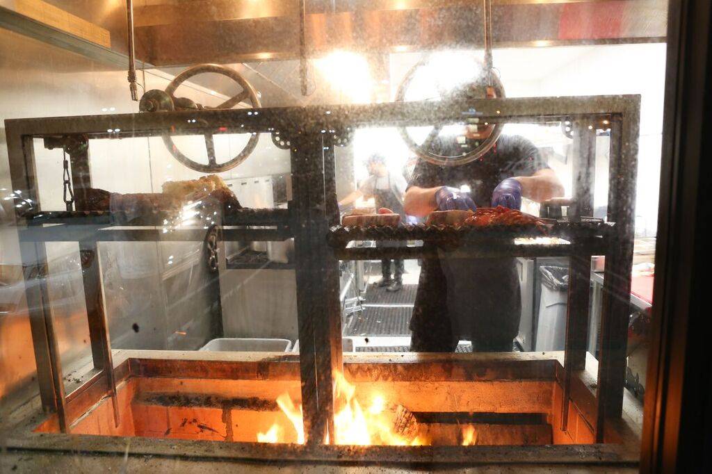 SeaSalt Woodfire Grill | restaurant | 21214 Beach Blvd, Huntington Beach, CA 92648, USA | 7148045545 OR +1 714-804-5545