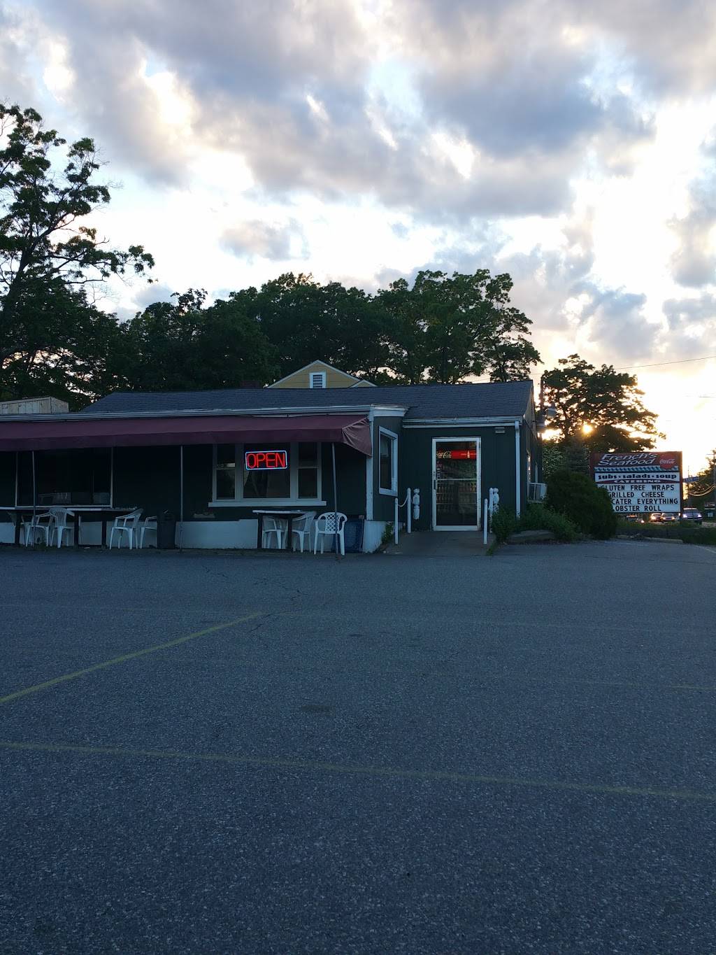 Frenchs Catering | restaurant | 825 Main St, Tewksbury, MA 01876, USA | 9788512111 OR +1 978-851-2111