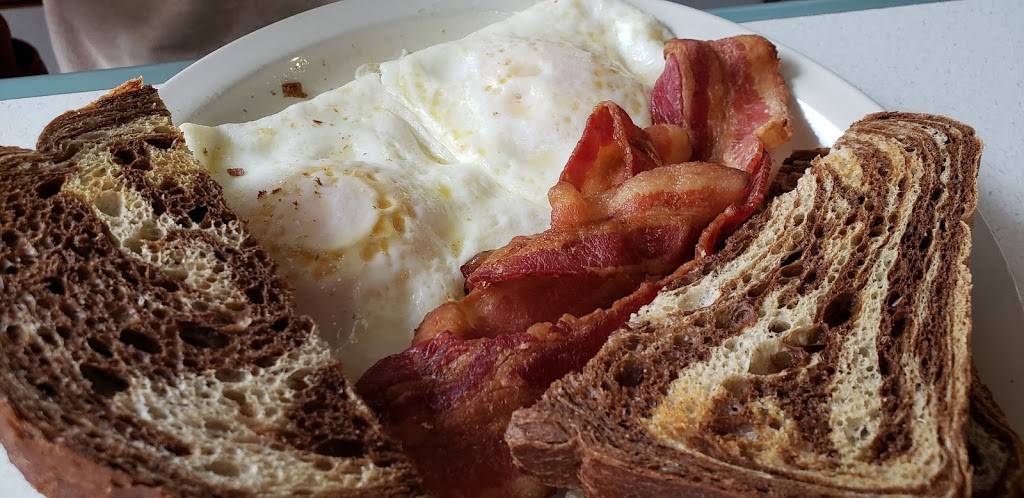 Jubelts Bakery & Restaurant | bakery | 303 Old Rte 66 N, Litchfield, IL 62056, USA | 2173245314 OR +1 217-324-5314