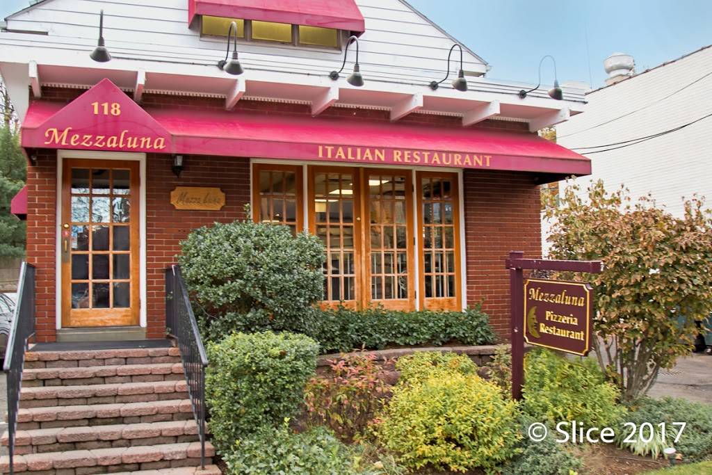 Mezzaluna | restaurant | 118 Brook St, Scarsdale, NY 10583, USA | 9147224854 OR +1 914-722-4854