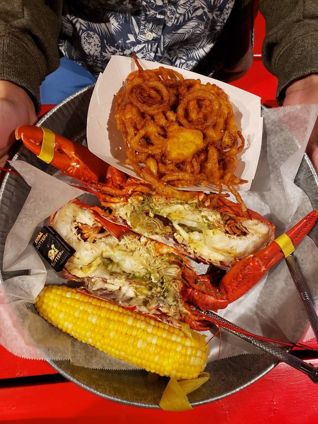 Smokeys BBQ & Lobster Pound | restaurant | 1061 Bar Harbor Rd, Trenton, ME 04605, USA | 2076677300 OR +1 207-667-7300