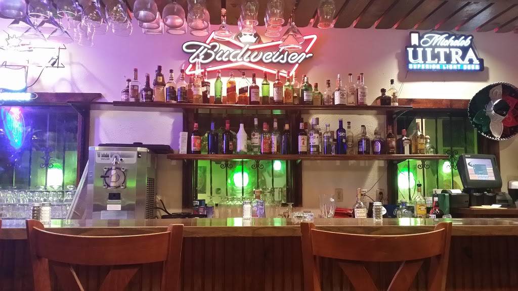 Lunas Mexican Restaurant | restaurant | Mainland Crossing, 9300 Emmett F Lowry Expy, Texas City, TX 77591, USA | 4099867919 OR +1 409-986-7919