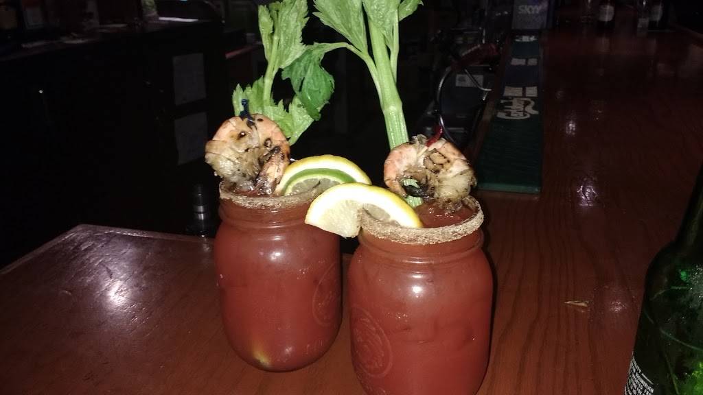 Queenstons Grill N Pub | restaurant | 216 Queenston St, St. Catharines, ON L2P 2W8, Canada | 9056828841 OR +1 905-682-8841