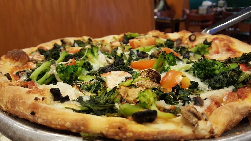 Milano’s Bistro and Pizzeria | restaurant | 3464 Avalon Park E Blvd, Orlando, FL 32828, USA | 4072736688 OR +1 407-273-6688