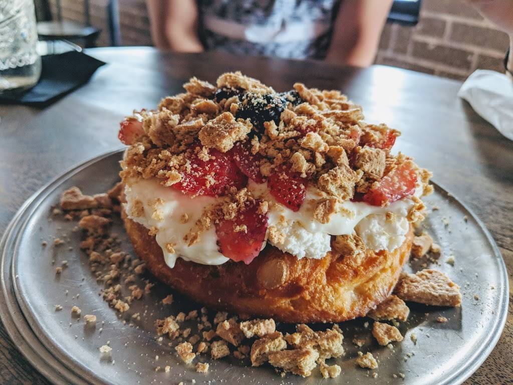 Gourdoughs Public House | restaurant | 2700 S Lamar Blvd, Austin, TX 78704, USA | 5129129070 OR +1 512-912-9070