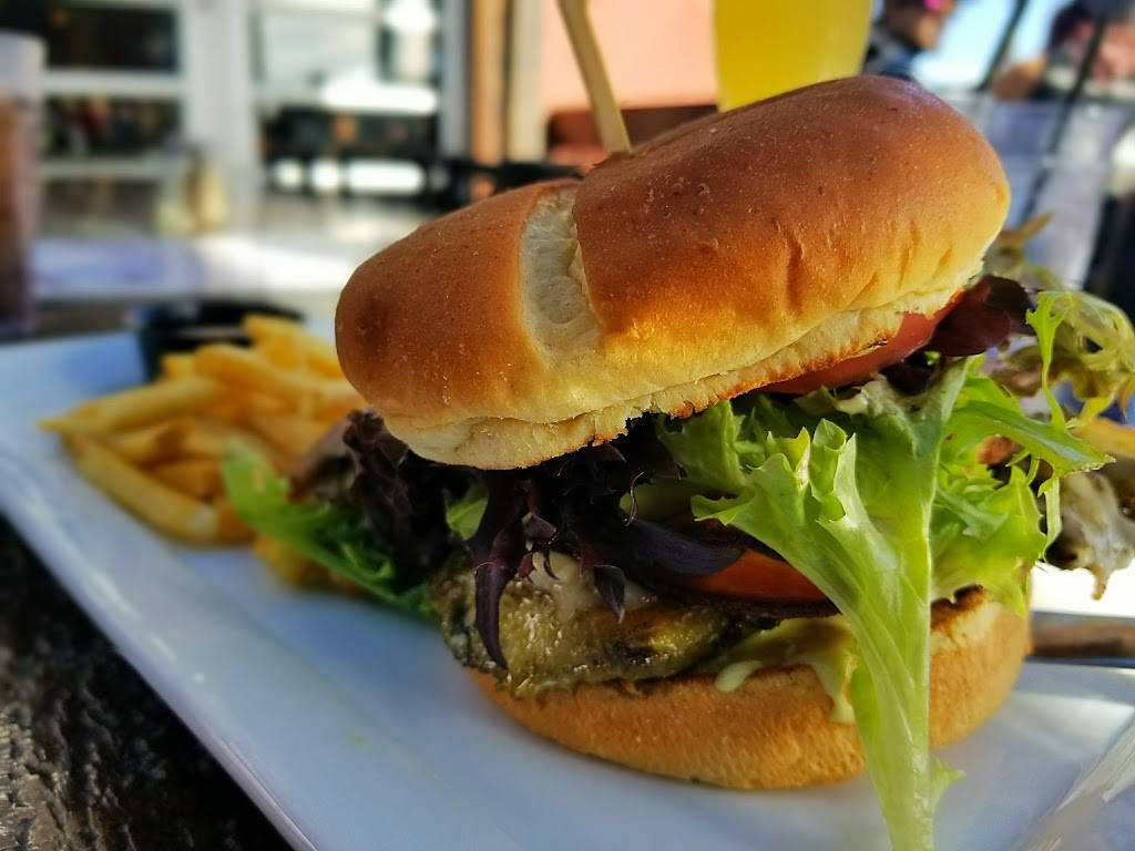 Social Tap Ventura | restaurant | 1105 S Seaward Ave, Ventura, CA 93001, USA | 8056678485 OR +1 805-667-8485