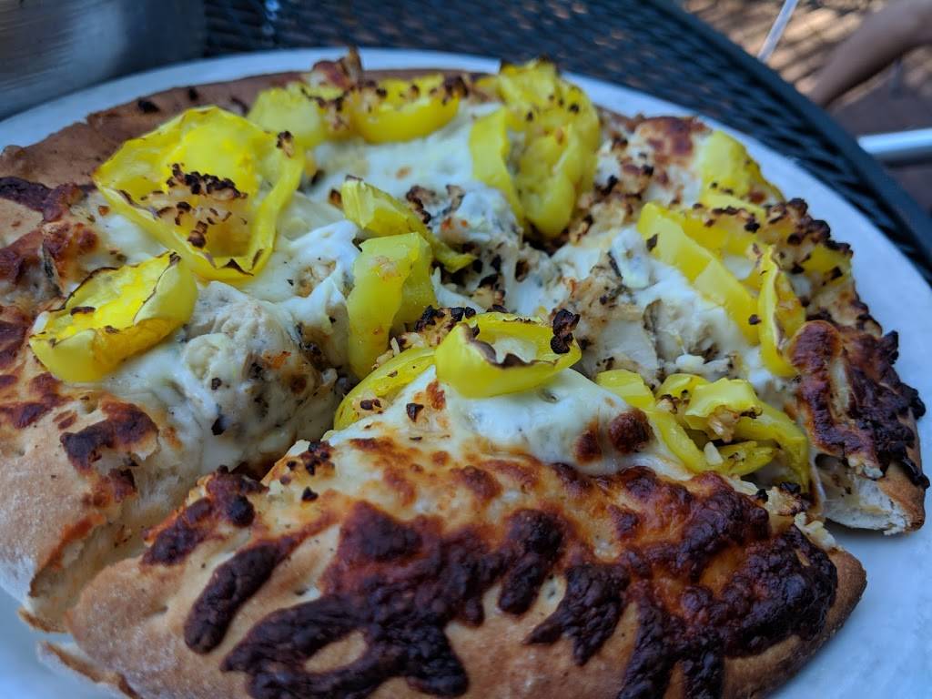 Big Bobs Pizza | restaurant | 661 Croswell Ave SE, Grand Rapids, MI 49506, USA | 6162330123 OR +1 616-233-0123