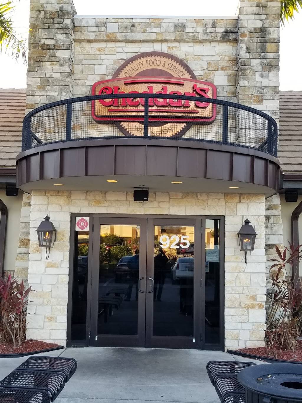 Cheddars Scratch Kitchen | restaurant | 925 South State Rd, 7, Wellington, FL 33414, USA | 5613452880 OR +1 561-345-2880