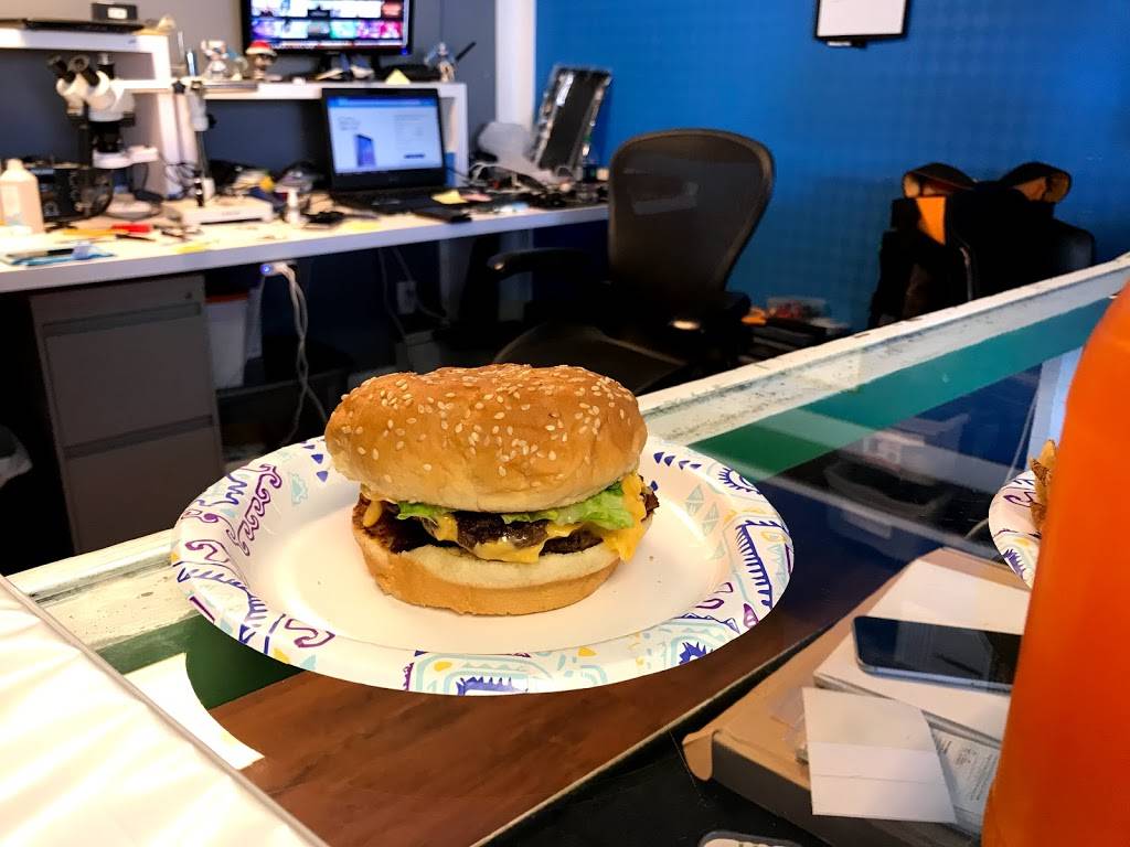 Five Guys | meal takeaway | 108 Burgess Rd, Harrisonburg, VA 22801, USA | 5404334897 OR +1 540-433-4897