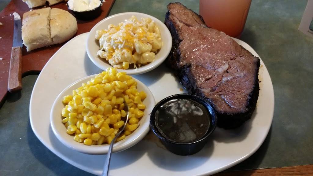 Finleys Grill & Smokehouse | restaurant | 140 E Columbia Ave, Battle Creek, MI 49015, USA | 2699683938 OR +1 269-968-3938