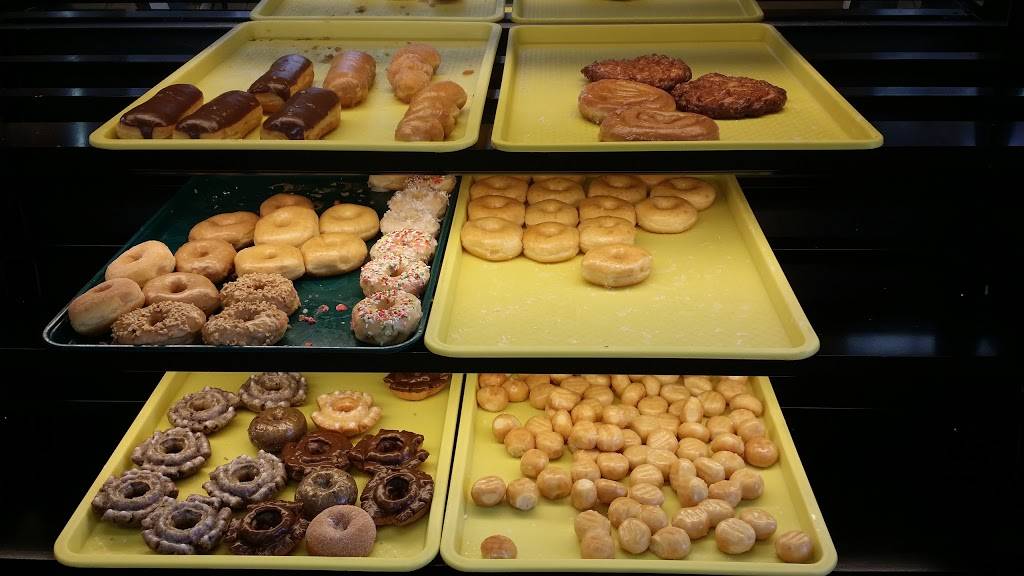 Super Donuts | restaurant | 305 US-64, Mulberry, AR 72947, USA | 4799978405 OR +1 479-997-8405