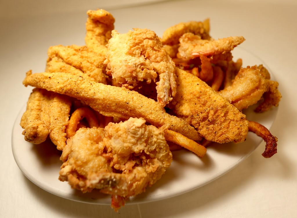 Stump Restaurant & Club | restaurant | 3819 Sam Rayburn Pkwy, Brookeland, TX 75931, USA | 4096989495 OR +1 409-698-9495