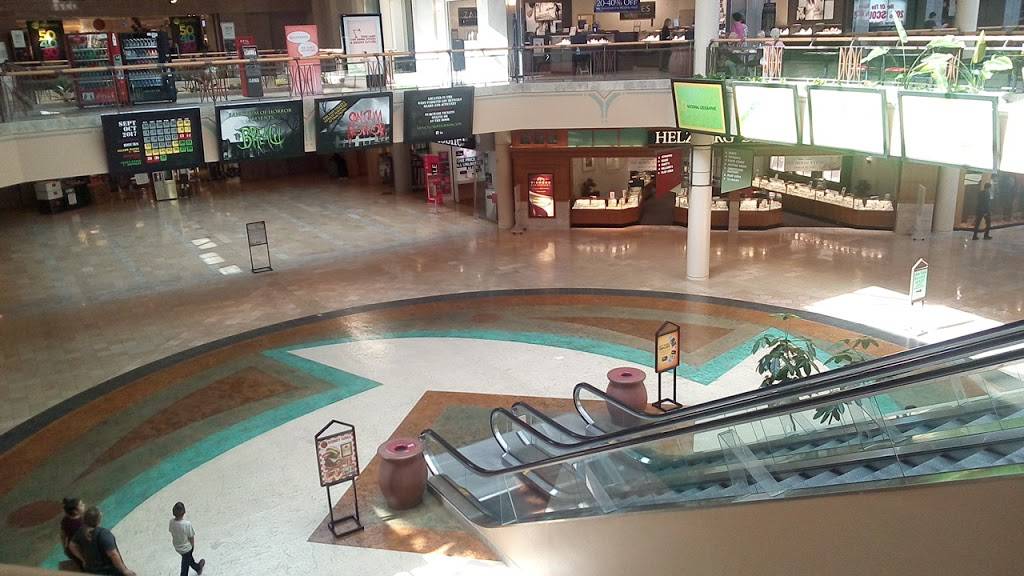 Superstition Springs Center | shopping mall | 6555 E Southern Ave, Mesa, AZ 85206, USA | 4808320212 OR +1 480-832-0212