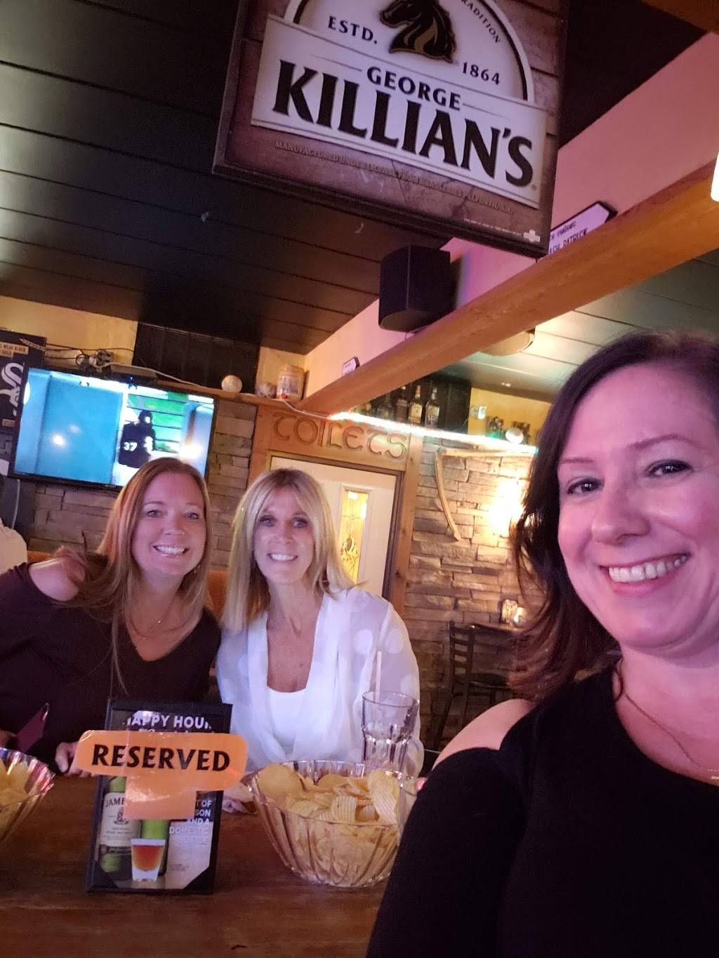 The Chieftain | restaurant | 6908 W 111th St, Worth, IL 60482, USA | 7088275739 OR +1 708-827-5739