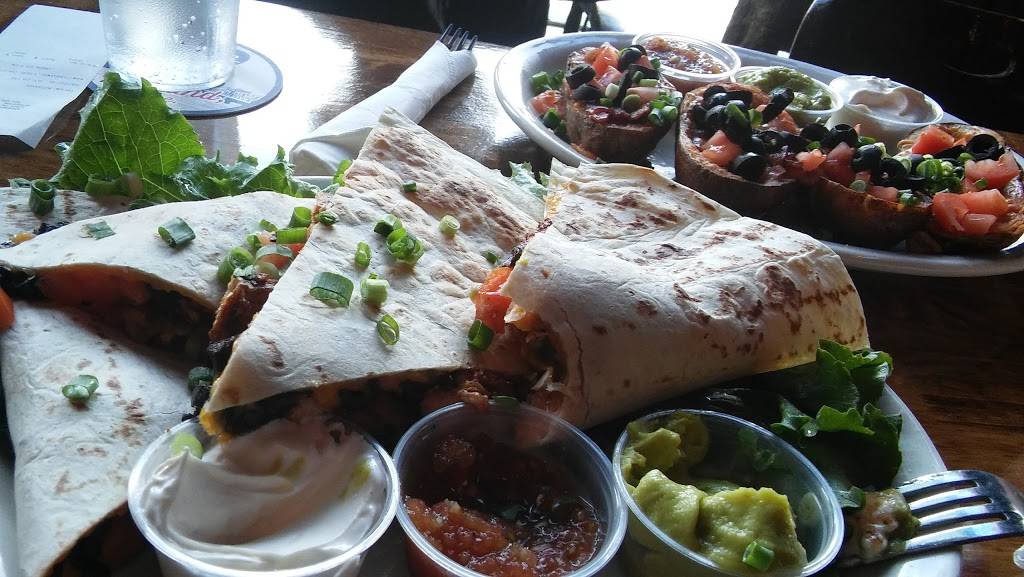 Broadway Saloon | restaurant | 12434 SW Broadway St, Beaverton, OR 97005, USA | 5036417474 OR +1 503-641-7474