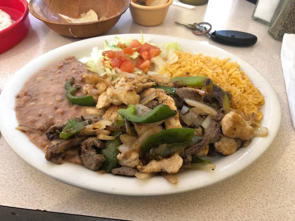 El Mariachi Loco | restaurant | 610 Isom Rd, San Antonio, TX 78216, USA | 2109790457 OR +1 210-979-0457