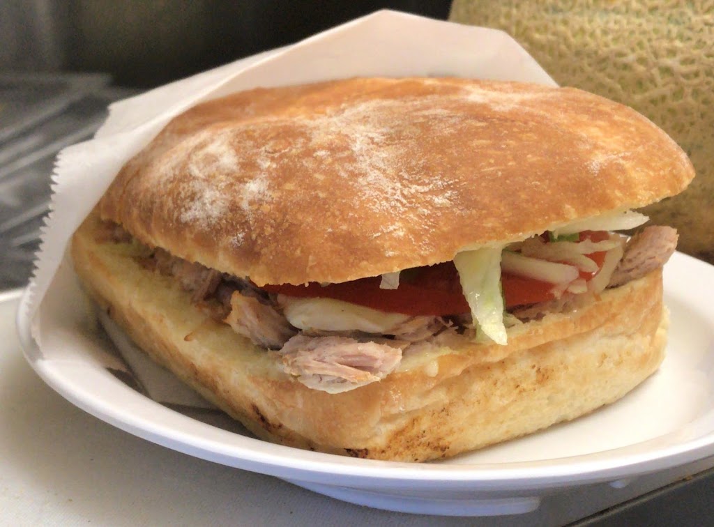 Los volcanes panaderia y lonches | restaurant | 502 9th St, Benton City, WA 99320, USA | 5094971158 OR +1 509-497-1158