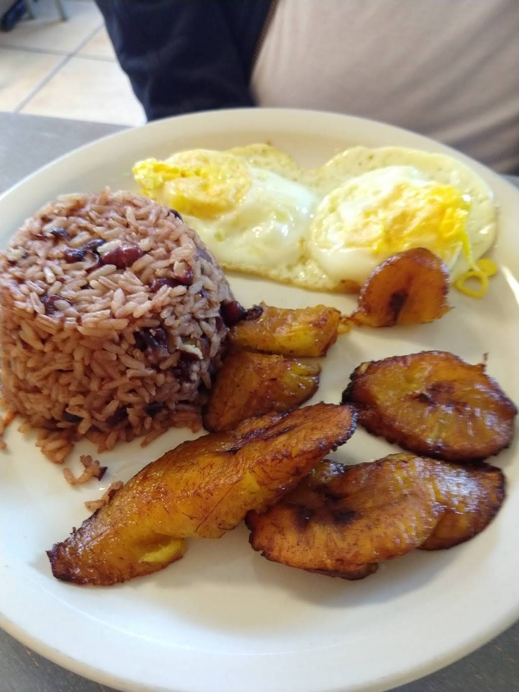 Pupuseria centroamericana | restaurant | 2504 W Doctor M.L.K. Jr Blvd, Tampa, FL 33607, USA | 8138741248 OR +1 813-874-1248