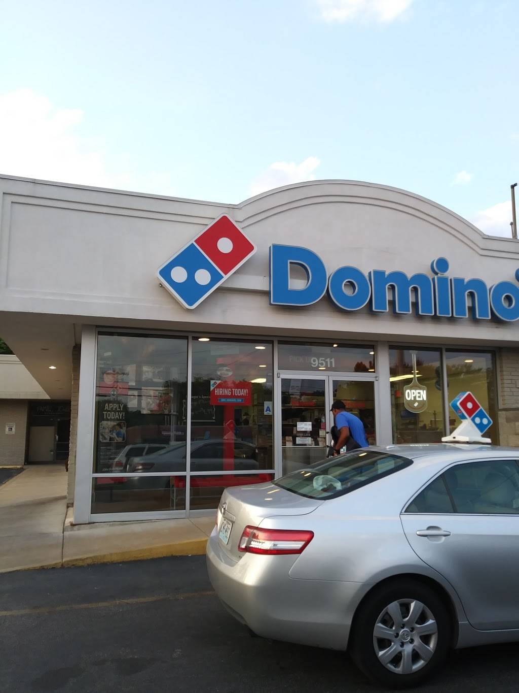 Dominos Pizza | meal delivery | 9511 Lackland Rd, St. Louis, MO 63114, USA | 3144237440 OR +1 314-423-7440
