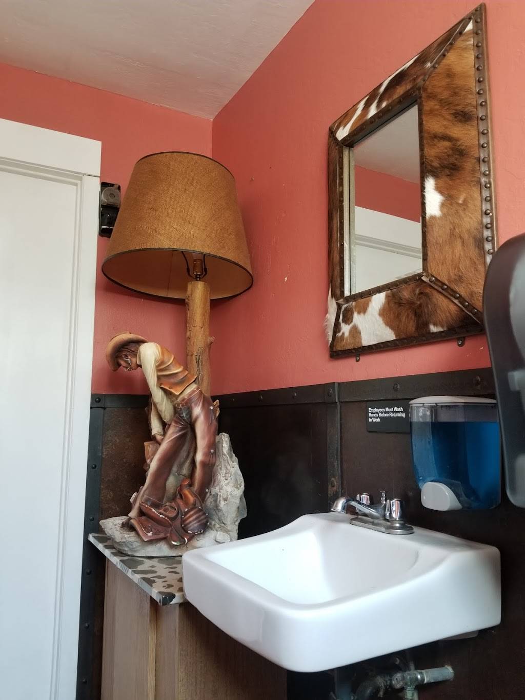 Cowpoke Cafe | cafe | 21118 Calistoga Rd, Middletown, CA 95461, USA | 7079870661 OR +1 707-987-0661