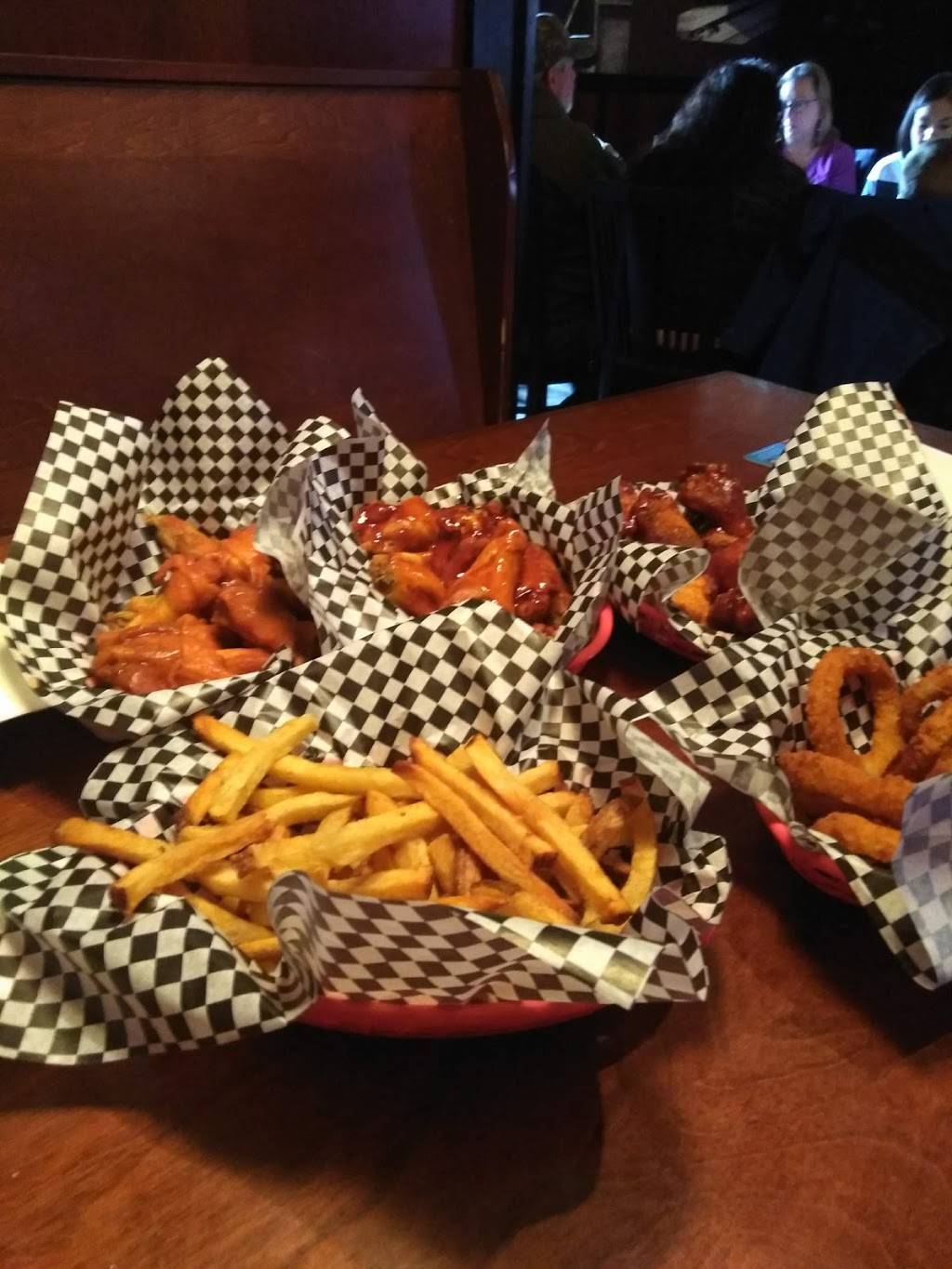 Lobys Bar & Grille | restaurant | 4736 Hills and Dales Rd NW, Canton, OH 44708, USA | 3304799860 OR +1 330-479-9860