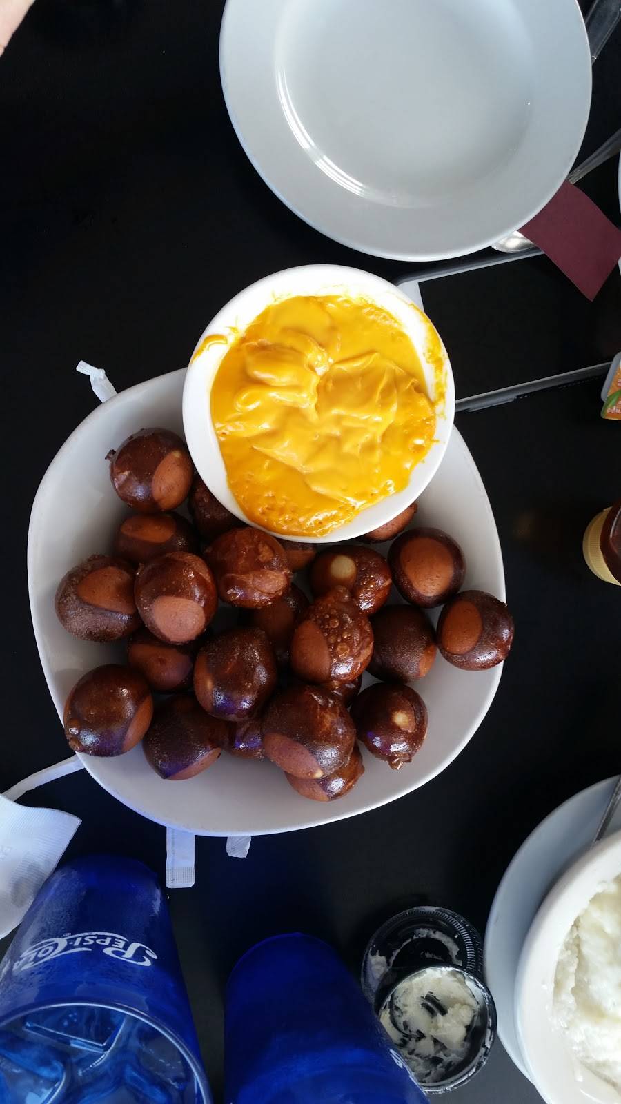 Lake House Restaurant | restaurant | 1799, 11850 Edgewater Dr, Lakewood, OH 44107, USA | 2162285253 OR +1 216-228-5253