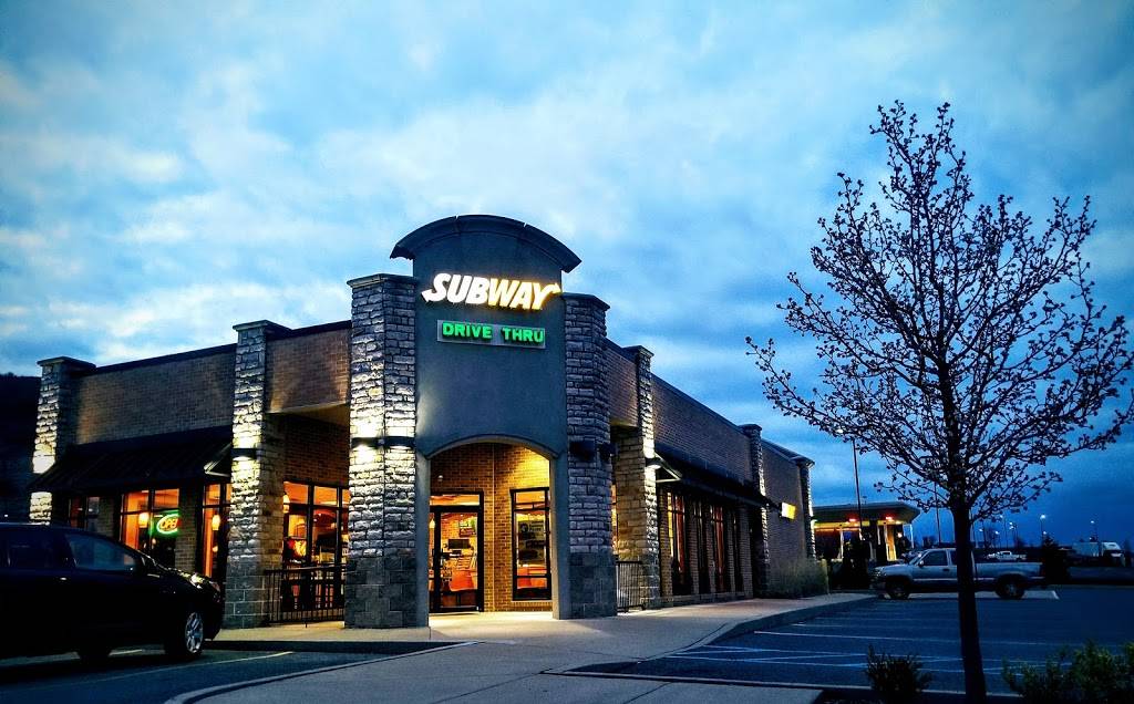 Subway Restaurants | restaurant | 30 Scarlet Oak Ln, Bridgeport, WV 26330, USA | 3049333054 OR +1 304-933-3054