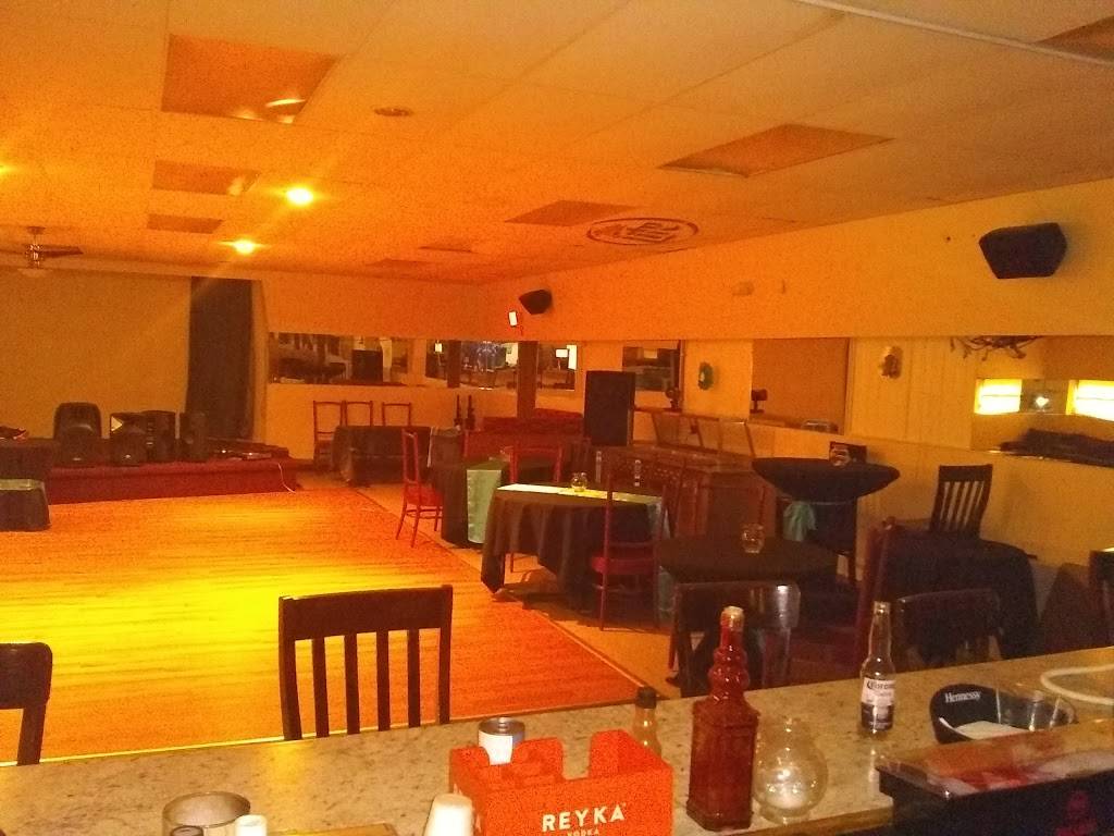 TJays Bar and Grill | restaurant | 790 Waterville St, Waterbury, CT 06710, USA | 2035283642 OR +1 203-528-3642