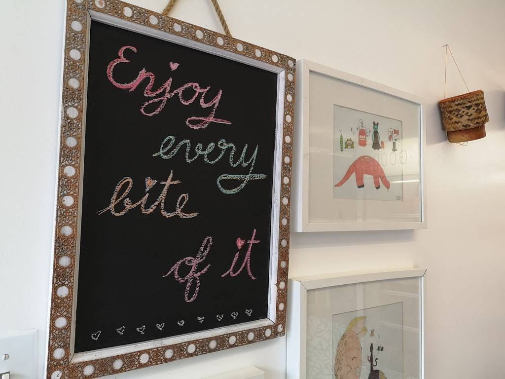 A Little Thai Kitchen | restaurant | 162 Napier St, Barrie, ON L4M 1W5, Canada | 7058160007 OR +1 705-816-0007