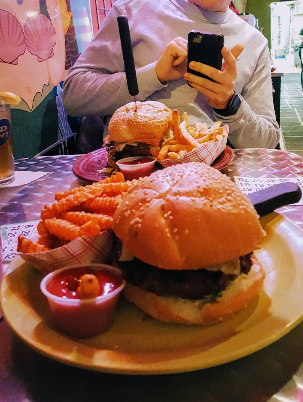 Hamburger Marys | restaurant | 110 W Church St, Orlando, FL 32801, USA | 3213190600 OR +1 321-319-0600