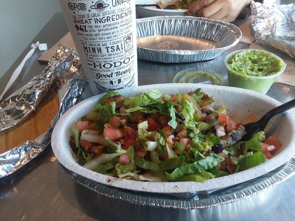 Chipotle Mexican Grill | restaurant | 7140 Cermak Rd, Berwyn, IL 60402, USA | 7083035049 OR +1 708-303-5049