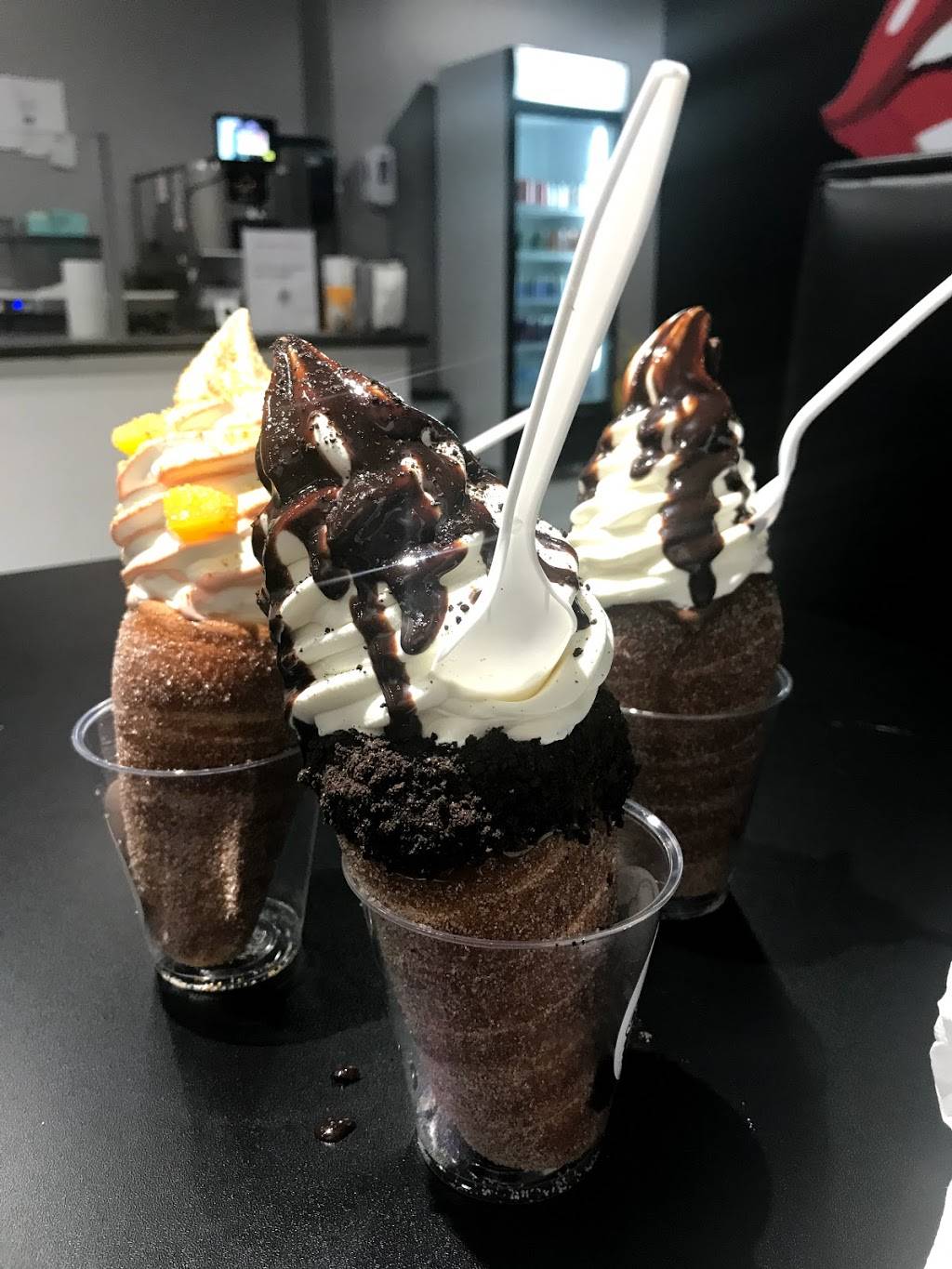 Chimney Cake Shop | restaurant | 1786 Stone Church Rd E, Hamilton, ON L8W 3P8, Canada | 9055603884 OR +1 905-560-3884