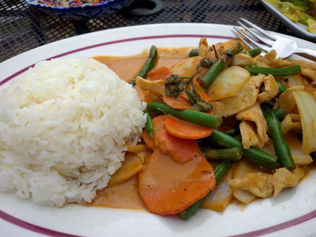 Thai Basil Restaurant & Bar | restaurant | 1180 W Frontage Rd, Stillwater, MN 55082, USA | 6514394033 OR +1 651-439-4033