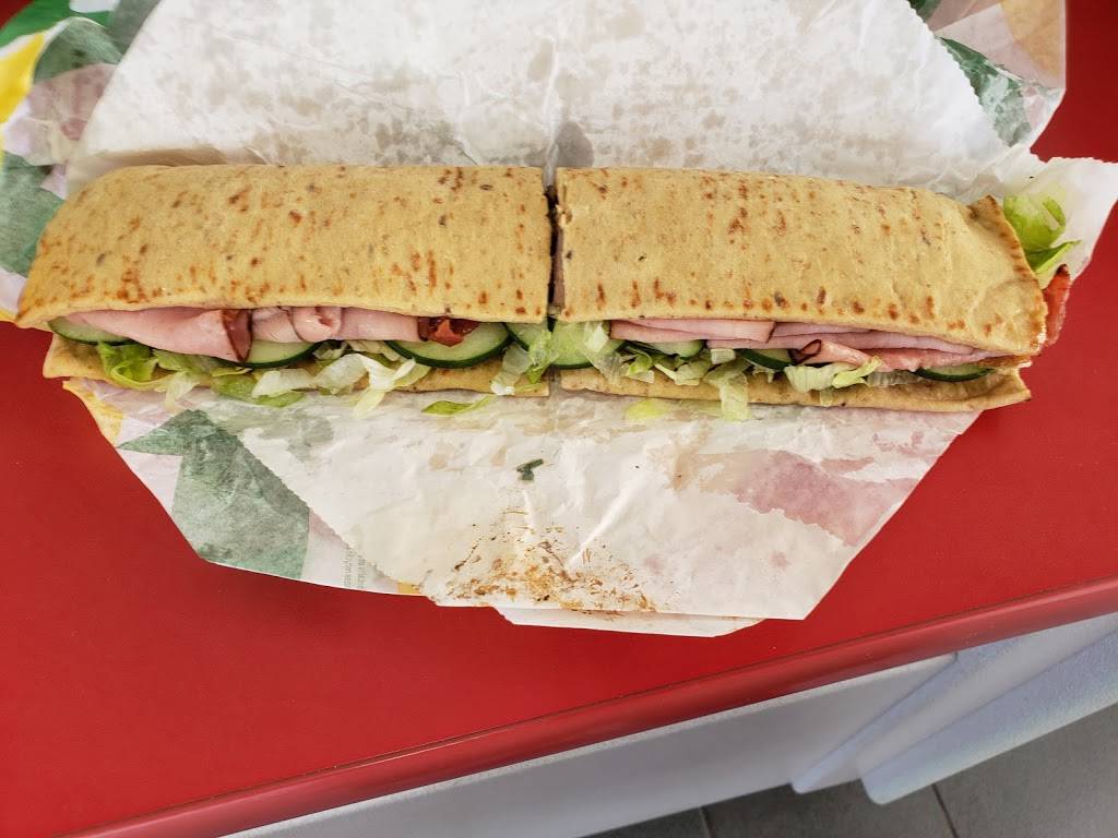 Subway | restaurant | 845 S Perryville Rd, East Bridge Center Suite #111, Rockford, IL 61108, USA | 8157088821 OR +1 815-708-8821