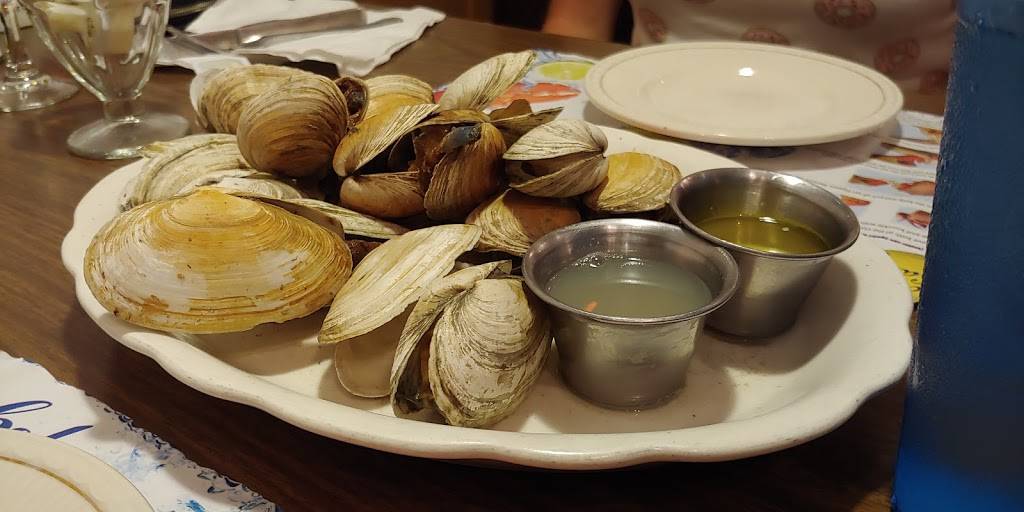 Bell Buoy Restaurant | restaurant | 24 Old Orchard St, Old Orchard Beach, ME 04064, USA | 2079342745 OR +1 207-934-2745